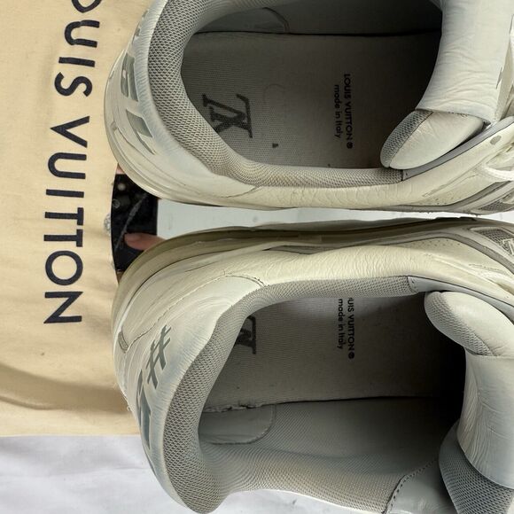 Louis Vuitton LV Trainers White Sneakers – Size 9 US Authentic-Used - Picture 13 of 14